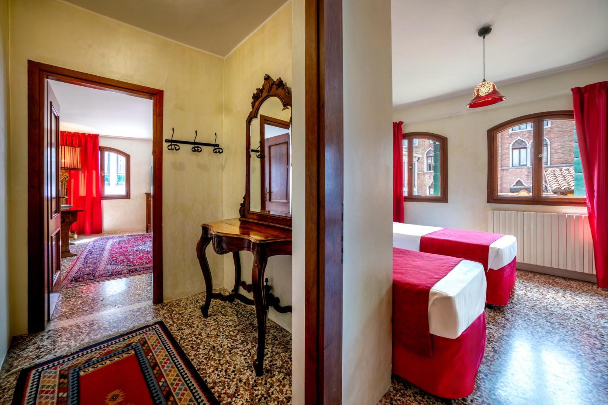 Palazzo San Luca 3* Venise