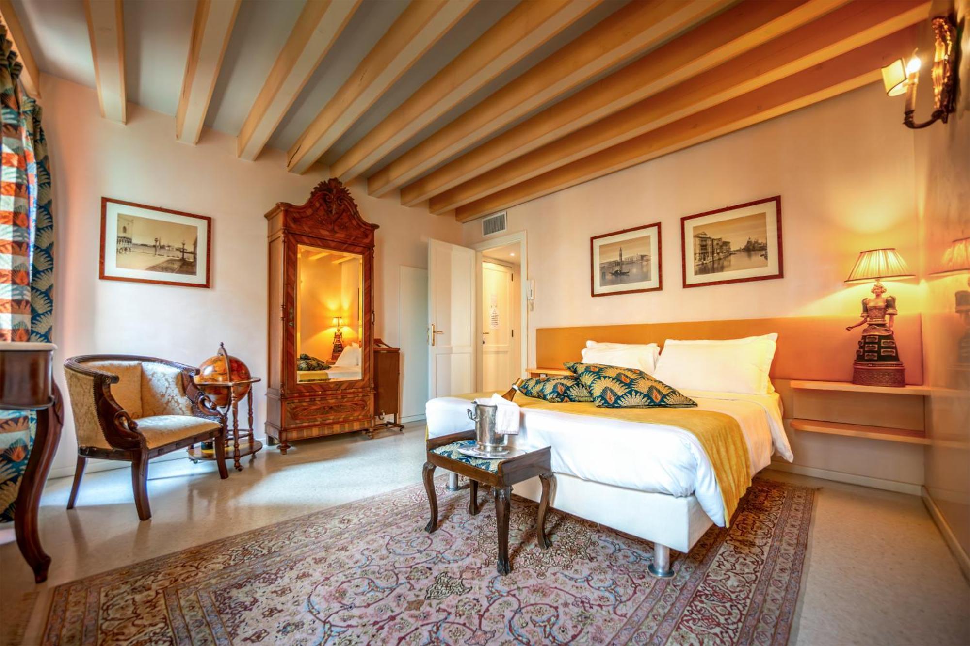 Casa de hóspedes Palazzo San Luca 3*